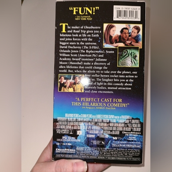 Evaluation Directed by Ivan Reitman Staring David Duchovny - Picture 3 of 5